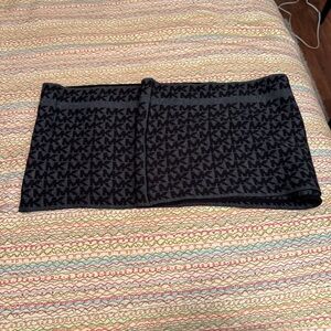 Michael Kors Logo Infinity Scarf - Women OS Black/Grey